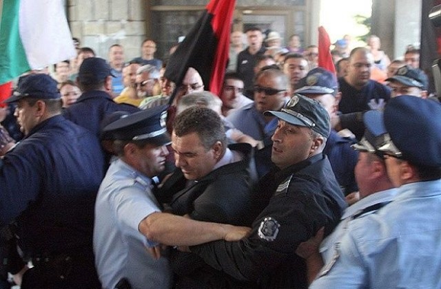 С черешово топче посрещнаха губернатора