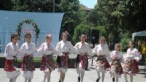 Дряновски фолклорни танцьори с първо място на фестивал