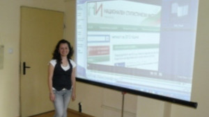 Статистиката ни влияе разкрива ученичка във видеоклип