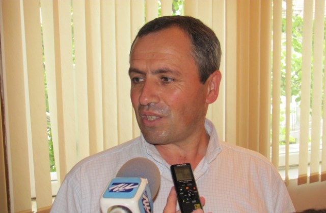 Протестите не отказват номинирания за областен управител Бюнемин Хасан от поста