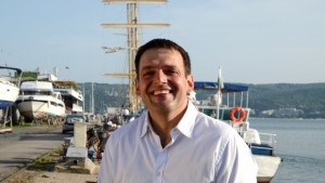 И Чавдар Трифонов обяви имотното си състояние отговори с писмо