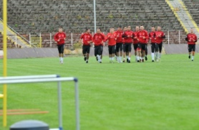 Първата контрола на ЦСКА със Стоичков се оказа закрита