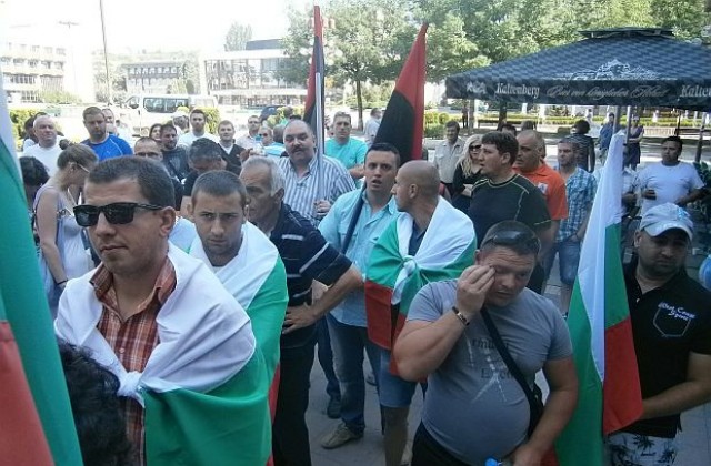 Областната управа на автопилот