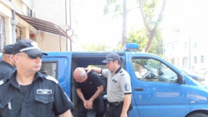 Задържат за 30 дни издирван чрез Интерпол член на терористична