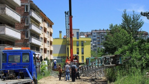 Демонтираха опасния кран до Спортното училище във В Търново