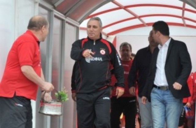 Стоичков остава в ЦСКА и без Гриша Ганчев