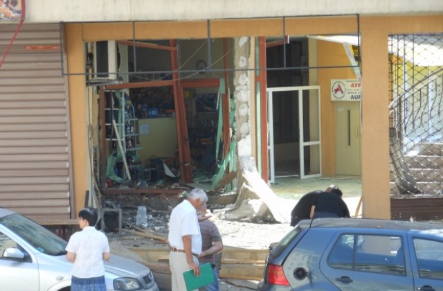 Взривиха бомба пред магазин за авточасти във В. Търново