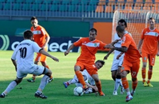 Литекс удари с 2:0 Нефтохимик в първата си лятна контрола