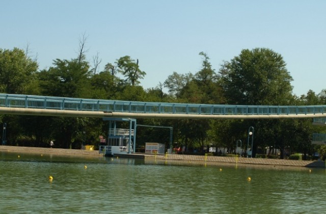 Състезание по триатлон на Гребната база