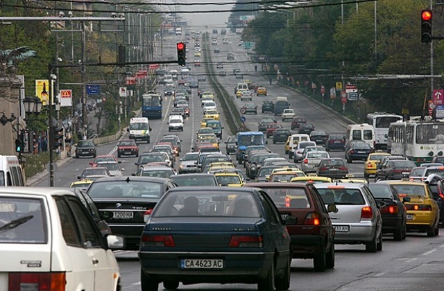 Столичани пътуват с 50 нови тролея