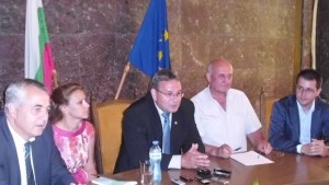 Новият областен на Ловеч започва с почистване на речни корита