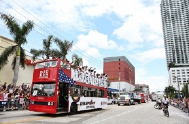 СНИМКИ: Горещите подпалиха улиците на Маями с титлата от НБА