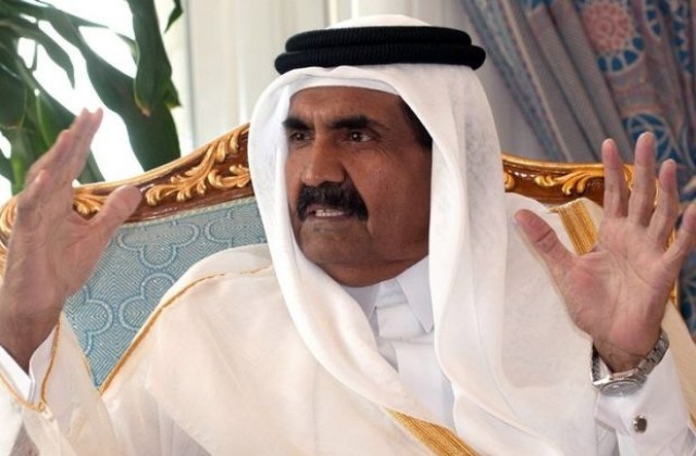 Емирът на Катар абдикира в полза на сина си