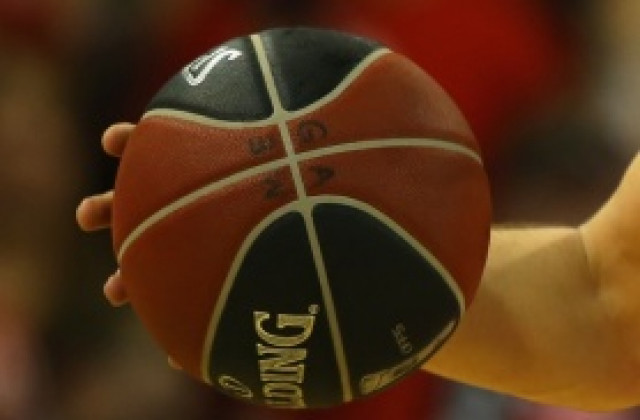 Юношите биха Македония отново