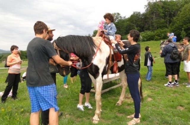 Еньовден на Узана за децата с аутистични проблеми