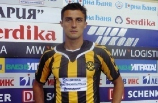 Лиерс отказа 300 хил. евро за Хазуров