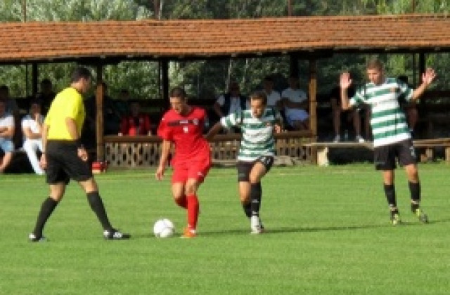 СНИМКИ: Локо София и Раковски не се победиха в Разлог