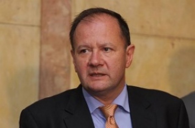 Миков: Вътрешният министър да осигури нормални условия за работа на парламента