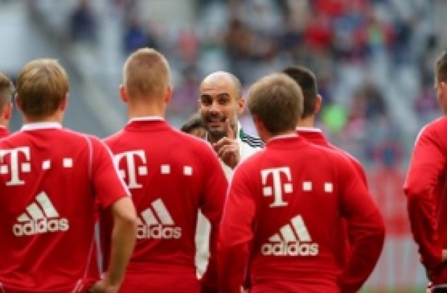 СНИМКИ: Байерн на Гуардиола проведе първа тренировка пред 8 хиляди