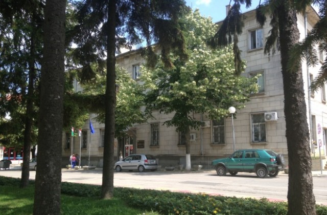 Община Омуртаг дава старт на кариерата на седем младежи