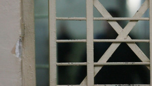 Травестит с 16 присъди пак зад решетките