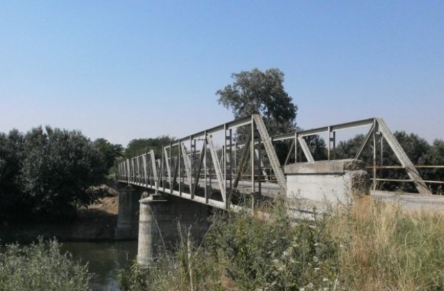 Варненски водолази търсят изчезнало дете
