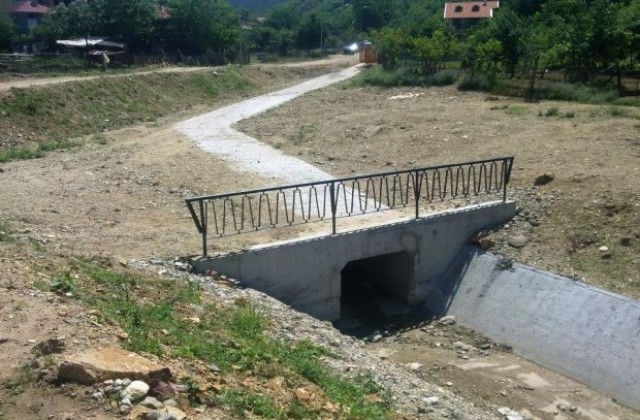 Укрепиха дерета по река Еленовска
