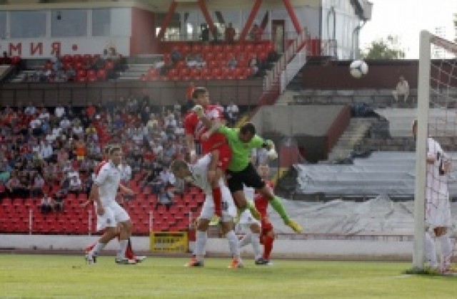 Разпадът на ЦСКА: Контролата с Черноморец май пропада