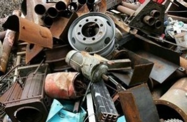 Габровец предал за скрап чуждо ремарке и лека кола