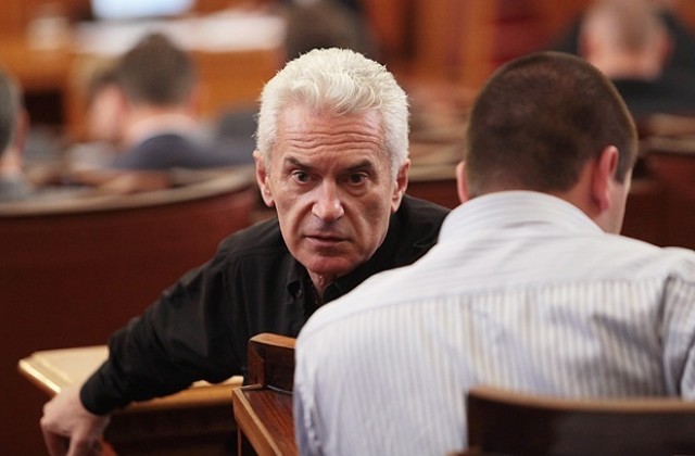 Протестиращ с 200 лв. глоба заради Сидеров