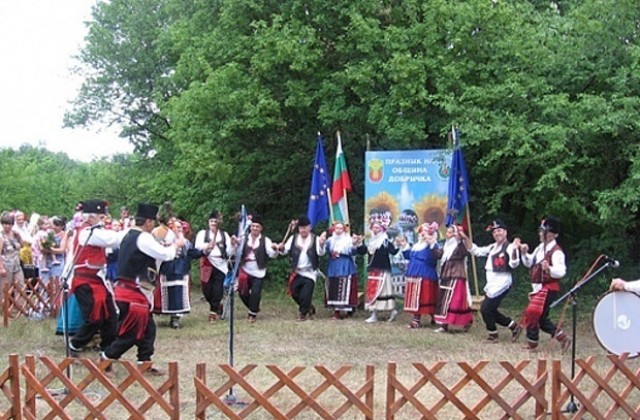 Съборът в Дебрене събира стотици фолклорни изпълнители