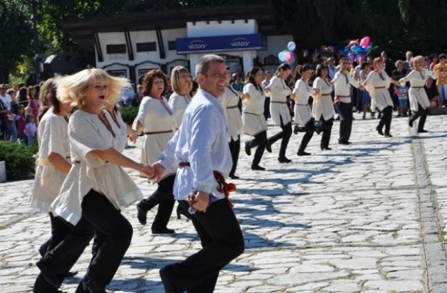 „На армане с тъпане” събира над 400 любители на българските хора