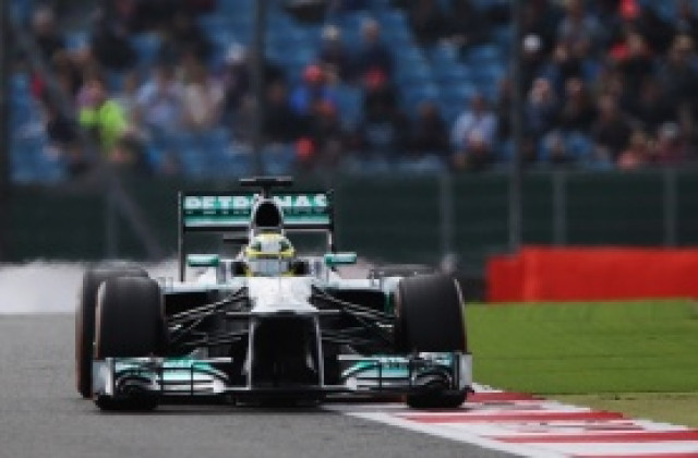 Мерцедес доминира в последната тренировка