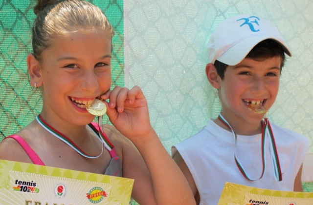 „Изида” и „Черно море Елит” с шампиони на кортовете във Варна