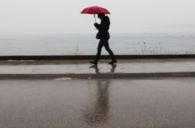 Ще вали повече, кодът за Варненско вече е оранжев