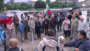 Протестиращи окупираха бул Брюксел защитници на кабинета се събраха до