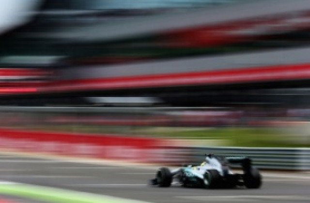 Розберг спечели вълнуващото състезание на Силвърстоун