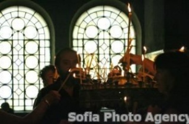 Църквата почита светите безсребреници Козма и Дамян