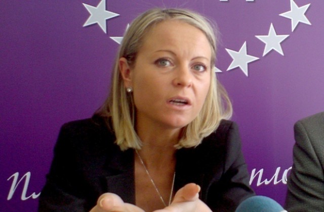 Дани Каназирева внася осем промени в Изборния кодекс в НС