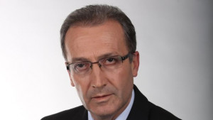 Емил Костадинов овакантява лидерския пост