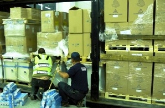 Митничари задържаха контрабандни цигари, скрити под тоалетни чинии откри и