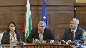 Създават мобилни групи за контрол на вноса на плодове и