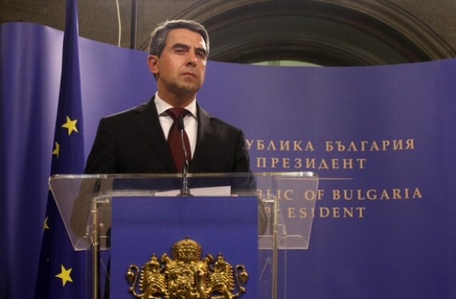 Интелектуалци: Политическата ситуация в България е „абсурдна, налудна и опасна”