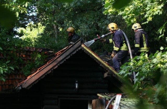 Горя заведението Баба Яга в центъра на София