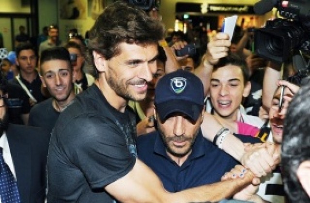 СНИМКИ: Йоренте пристигна, взе №14 в Ювентус