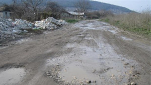 Пътят РазградКубрат остава затворен