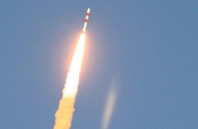 Ракета-носител изведе в орбита първия навигационен спътник на Индия
