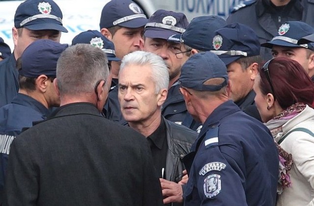 Сидеров пита Цацаров има ли основания да остане без имунитет