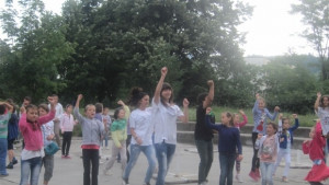 Доброволци на ИМКА представят български традиции и изкуства