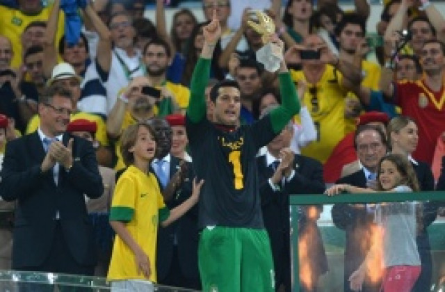 Жулио Сезар съчувства на Касияс